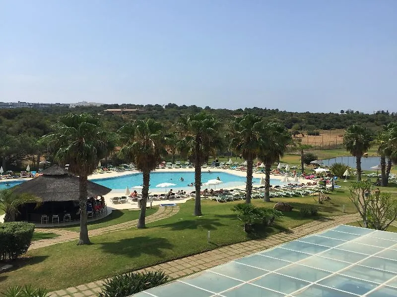 Yellow Alvor Garden מלון