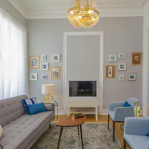 Apartment Guests 